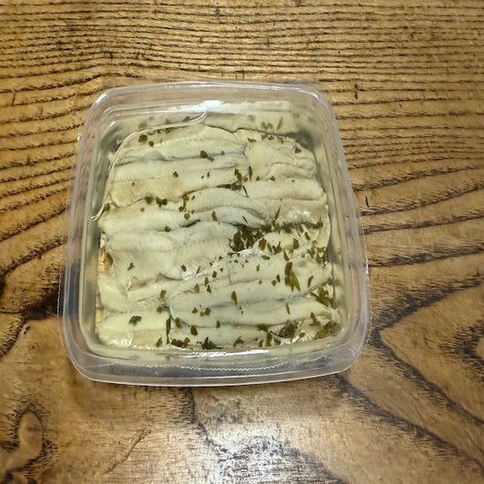 Le alici o acciughe sono ricche di Omega3. Le acciughe sott'olio forniscono ben 11 grammi di acidi grassi Omega3 per 250 grammi di prodotto

Confezione in vaschetta 250 gr. in olio di oliva